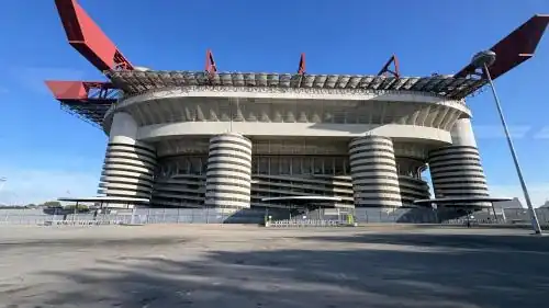 جولة في ملعب ومتحف سان سيرو